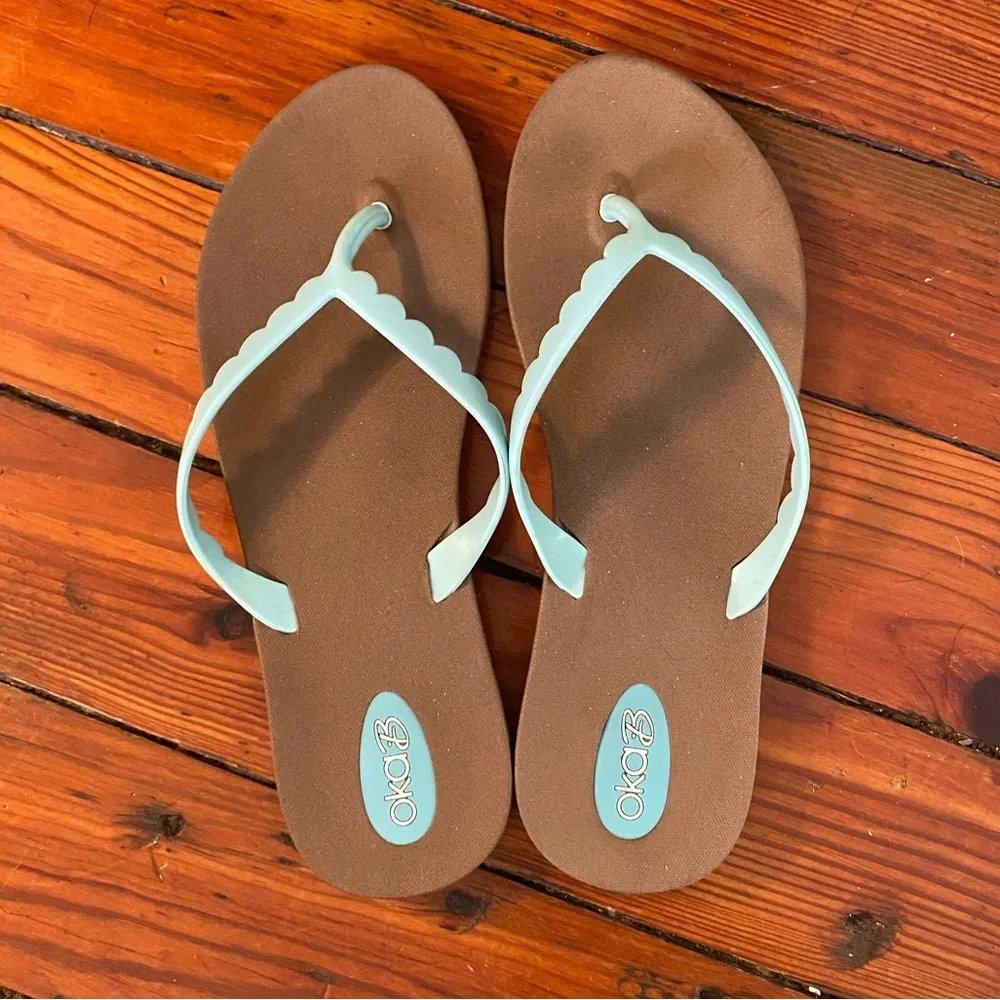 Oka-B Seafoam Scalloped Bristol Flip Flops Size 7 Made in the USA